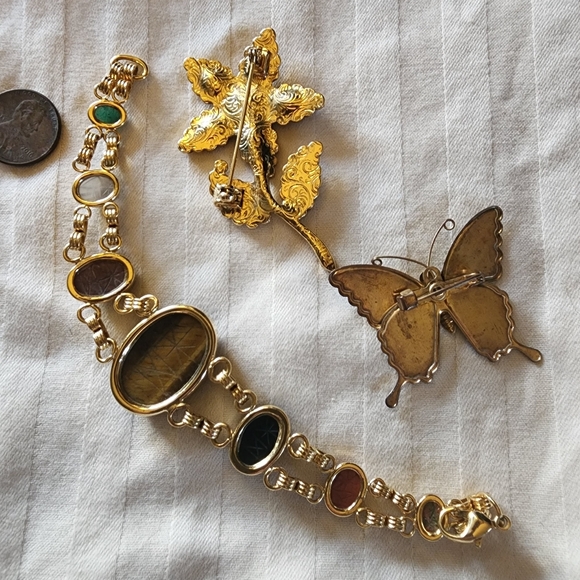 Vintage Jewelry Bundle, Stone Scarab Bracelet - Picture 5 of 5